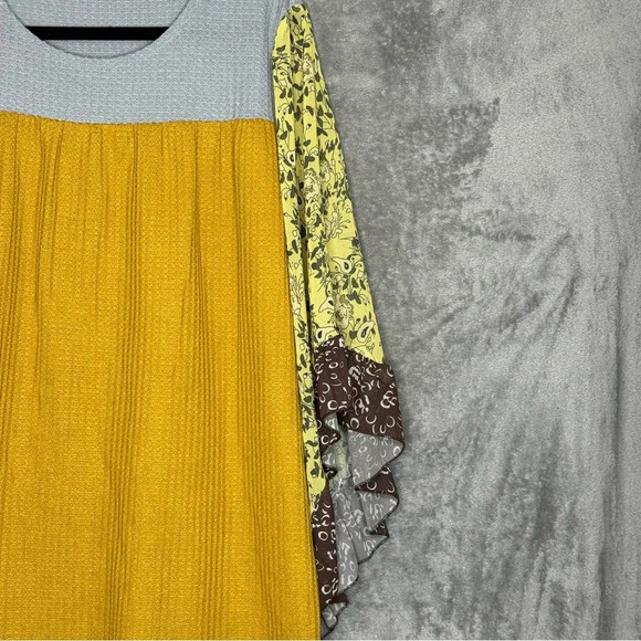 Amazon 1X Shirt Top Yellow Gray Solid Asymmetrical Short Sleeve Round Neck Knit - Picture 4 of 5